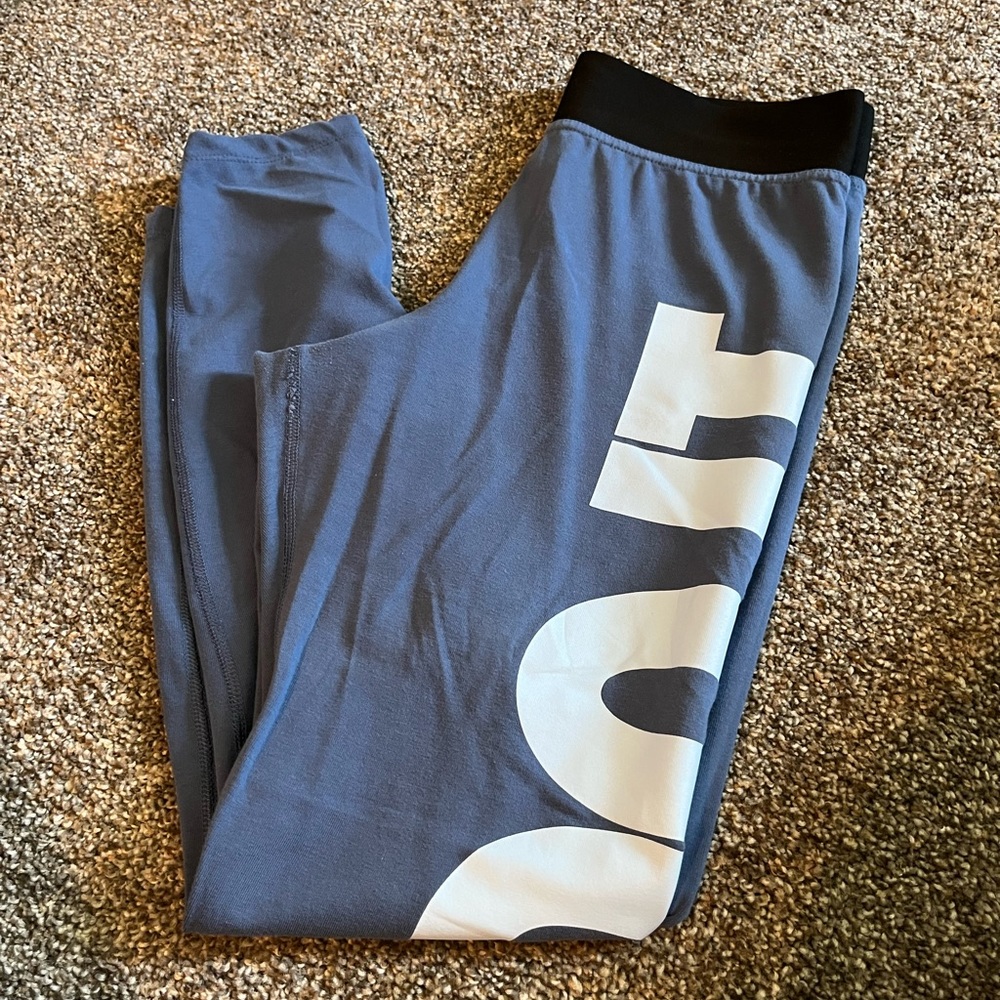 Great condition nike leggings full length. Size M. - Picture 4 of 6